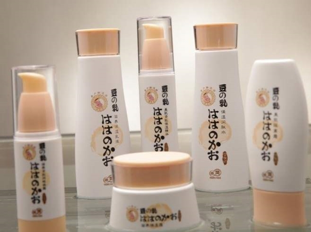 化妝品代理報關進口公司告訴你申報化妝品需要的材料